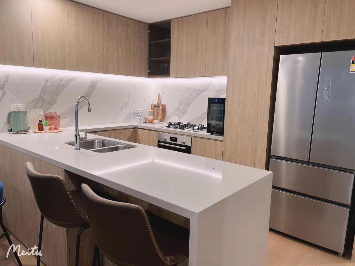 Luxurious 2 Bedroom In Broadbeach Casino High Floor Ocean View - Gc42 Apartment Gold Coast